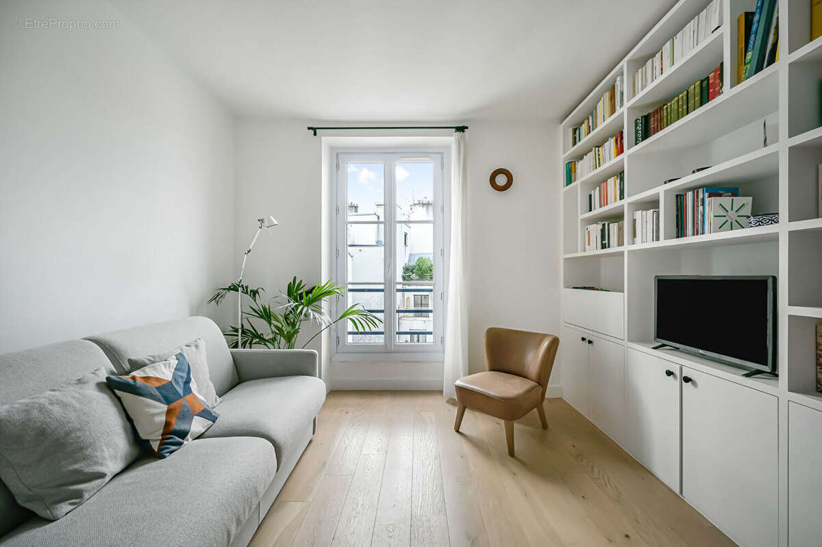 Appartement à PARIS-14E