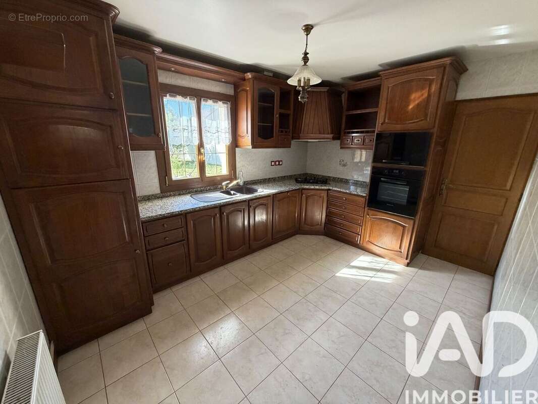 Maison 124 m² à Montcourt-Fromonville  - photo 5