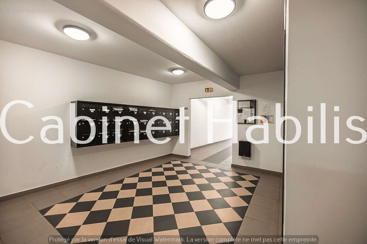 A vendre - un appartements de type t3 d'environ 71.03 m2 - sainte clotilde - 281 500 € - photo 12