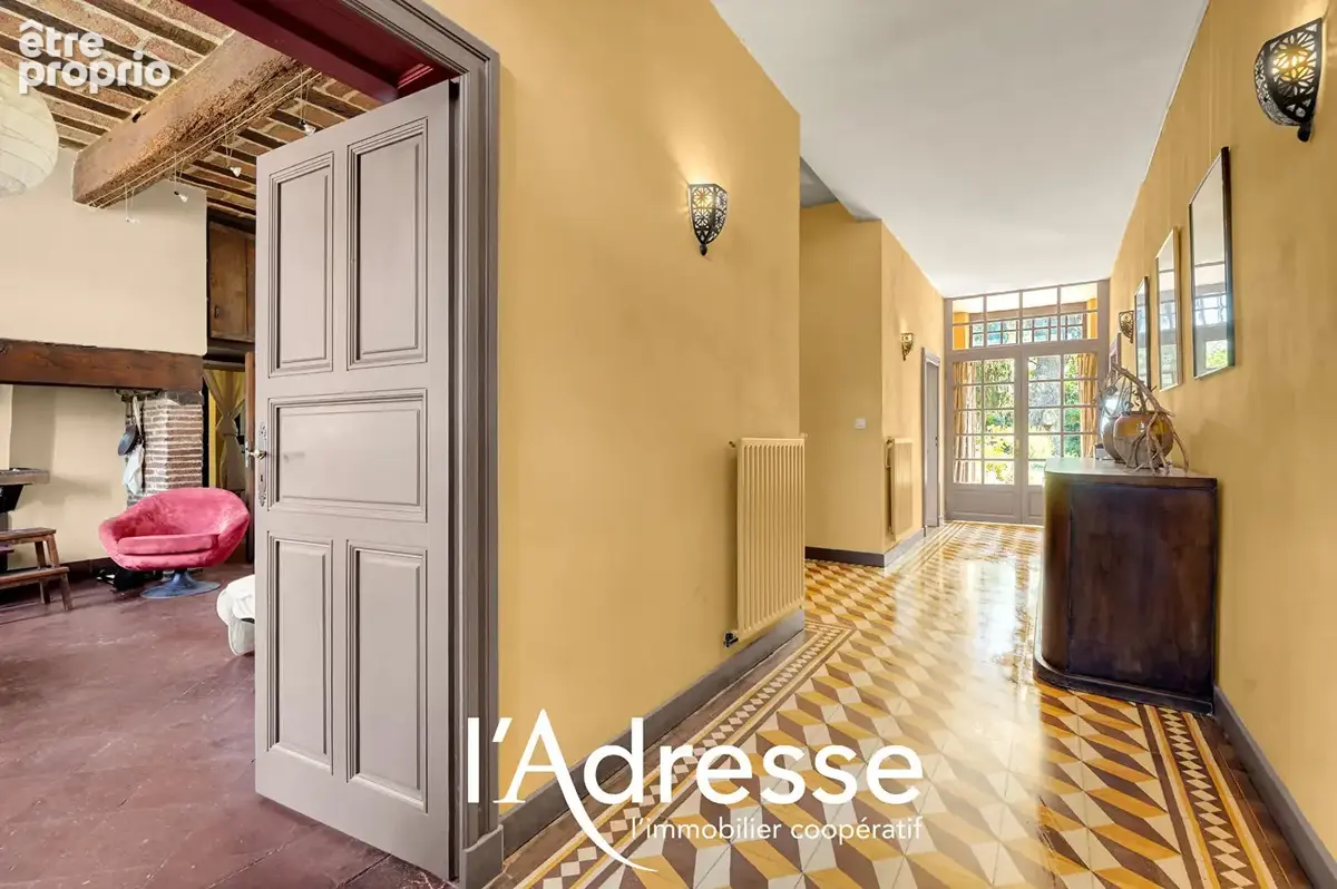 Exclusivité l'Adresse - Le BURGAUD - Maison de maître d'environ 290 m² avec parc arboré de 2 492 m², pigeonnier et dépendances - photo 10