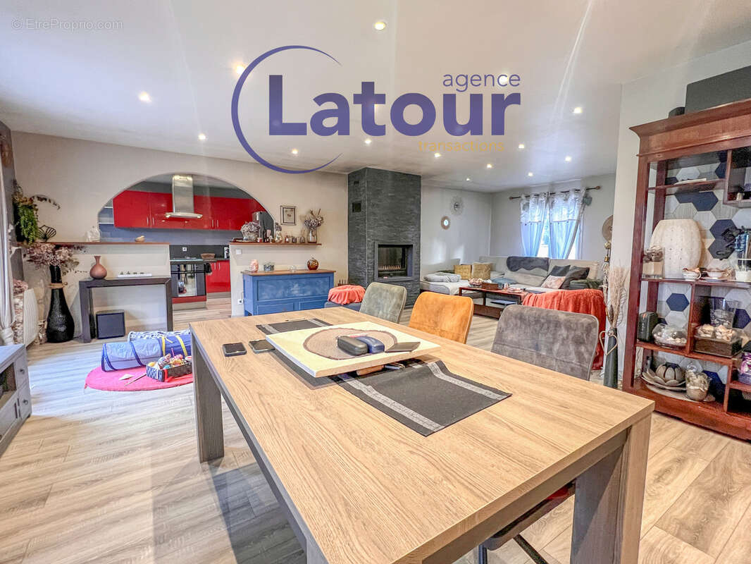 Maison à LA CHAPELLE-FORAINVILLIERS