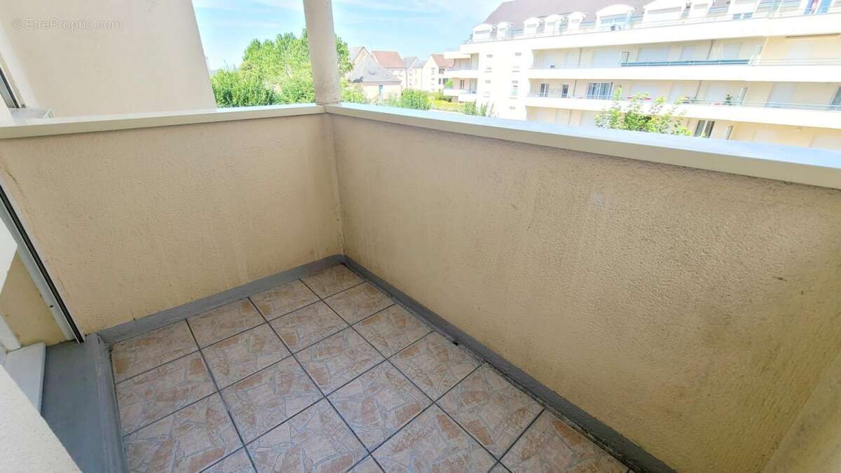 Chartres - appartement 73.55 m² - ascenseur - balcon - cave et parking - photo 10