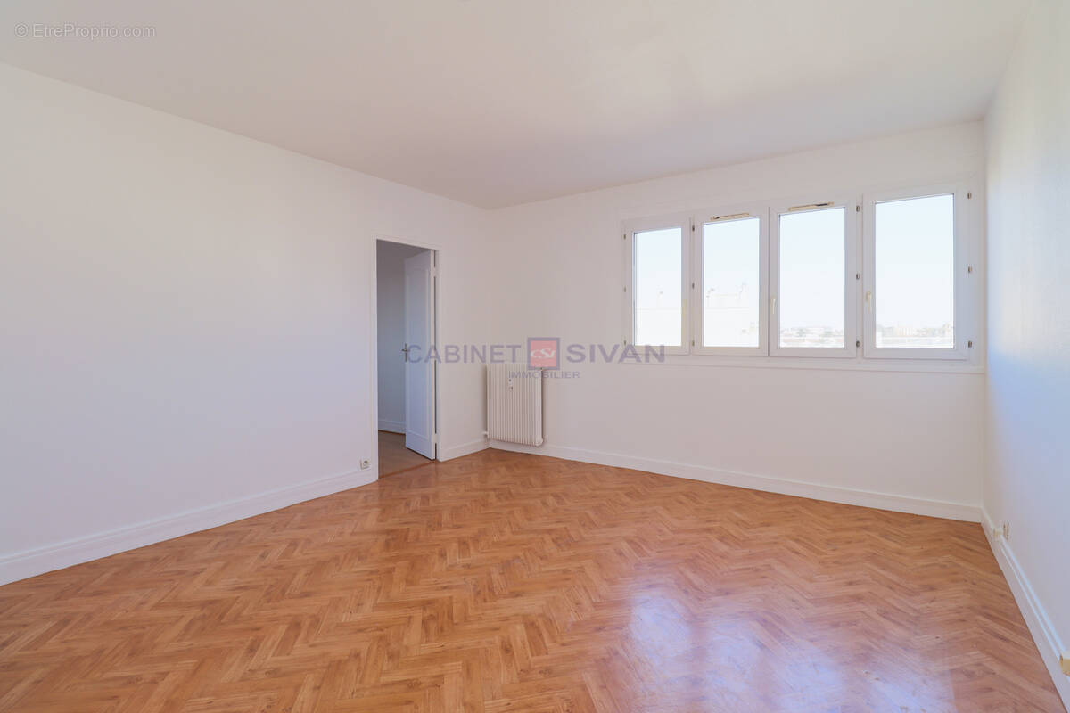 Appartement à SARTROUVILLE