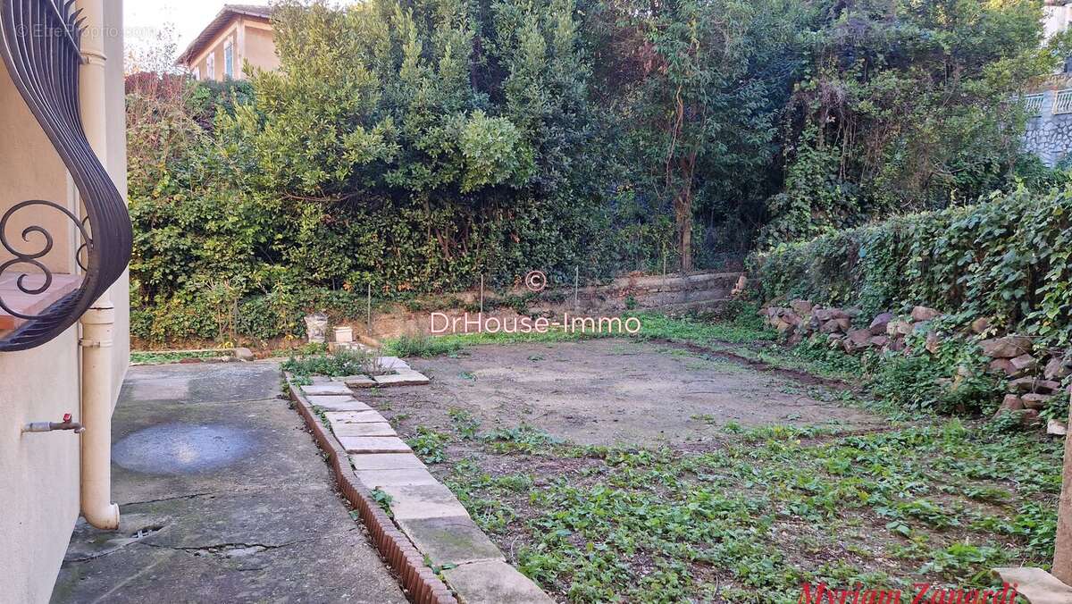 Appartement à MANDELIEU-LA-NAPOULE
