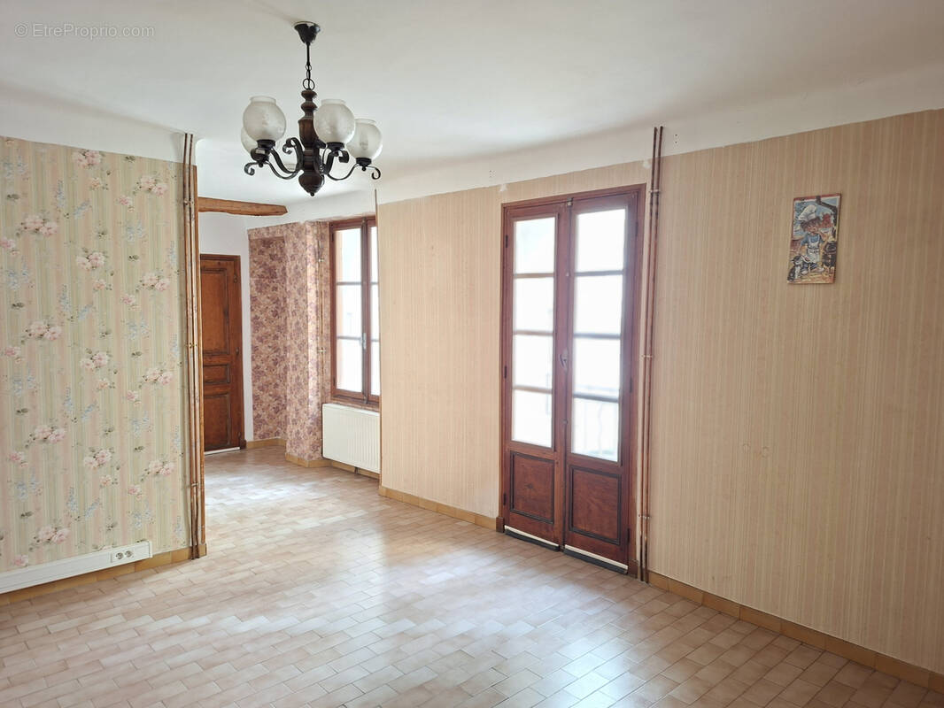 Maison à VOLONNE