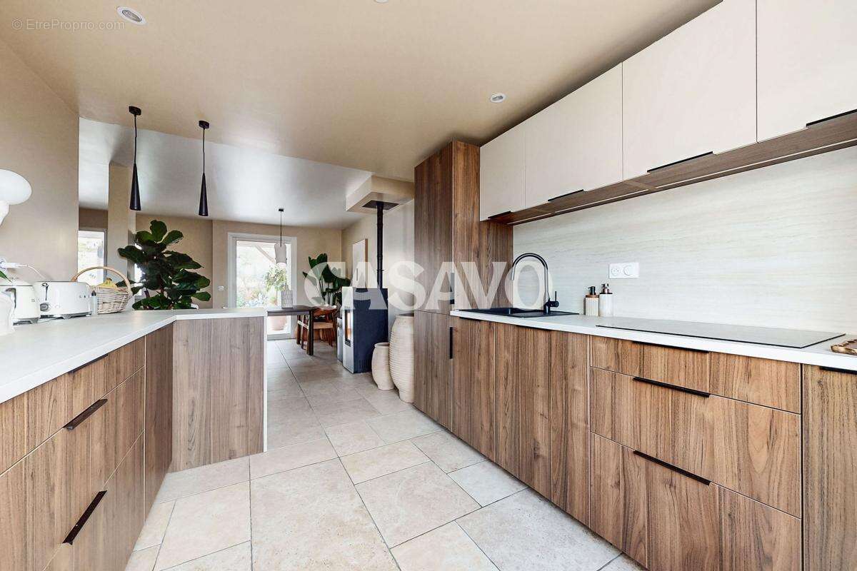 Maison à SALAISE-SUR-SANNE