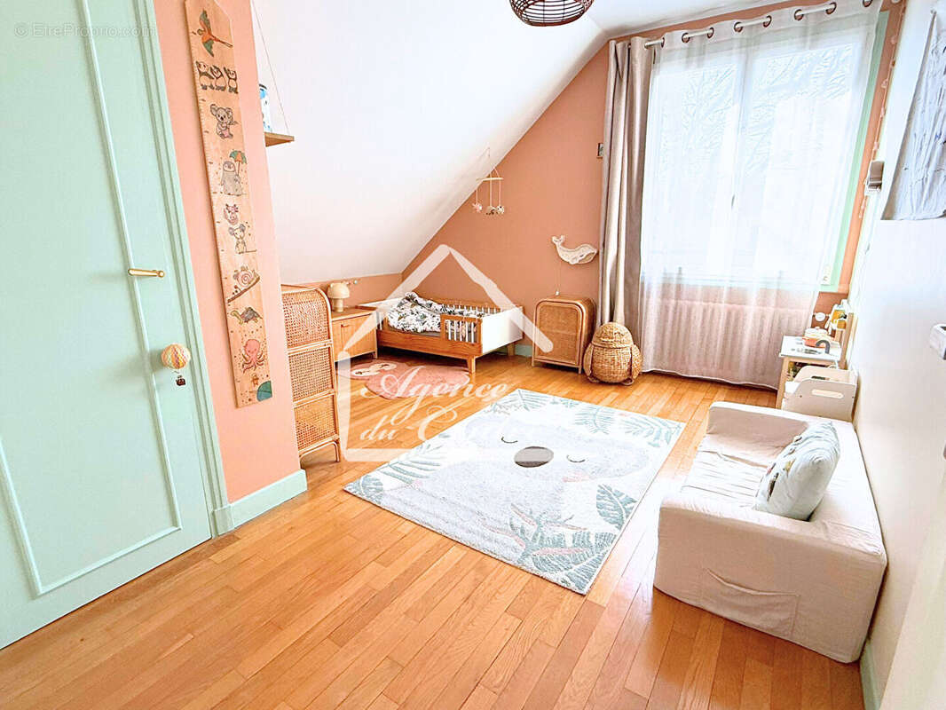 Maison à L'HAY-LES-ROSES