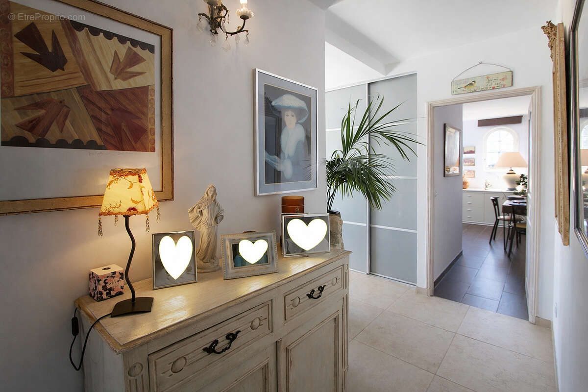 Appartement à LA COLLE-SUR-LOUP