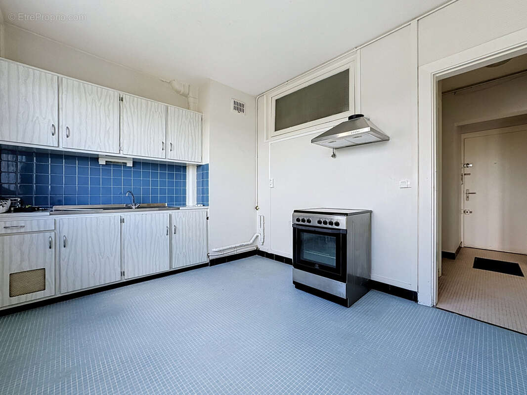 Appartement 2 pièces 57m2 dernier étage avec ascenseur cave et place de parking privative 59300 VALENCIENNES - photo 8