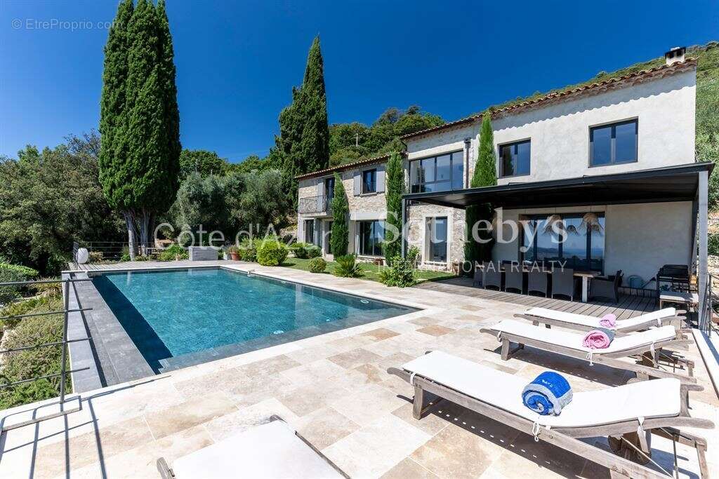 Le Tignet, villa rénovée vue mer panoramique, piscine à débordement et appartement - photo 2