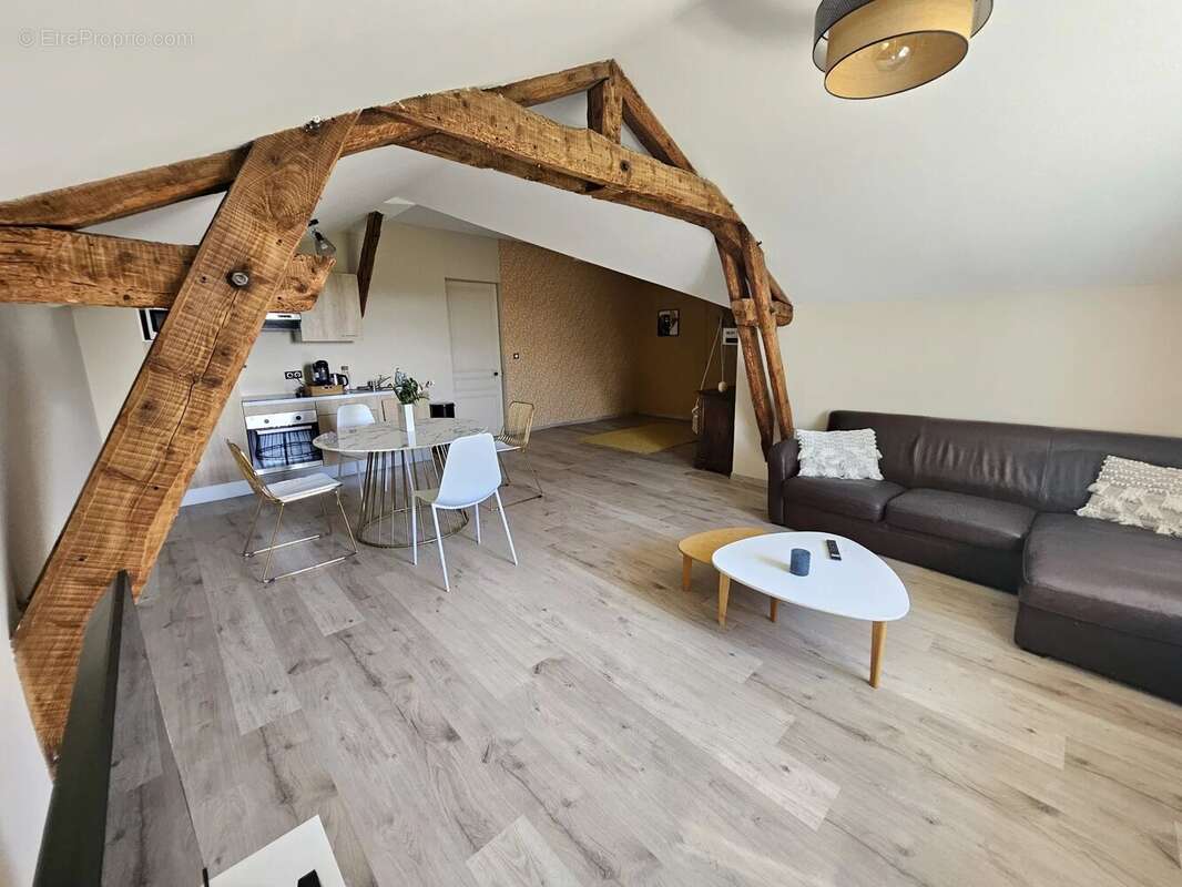Maison à MONTROND-LES-BAINS