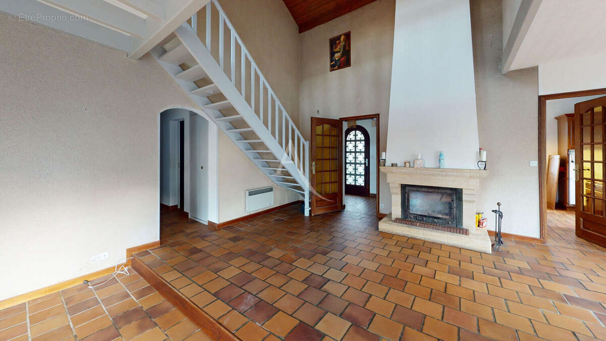 Maison à VOUNEUIL-SOUS-BIARD