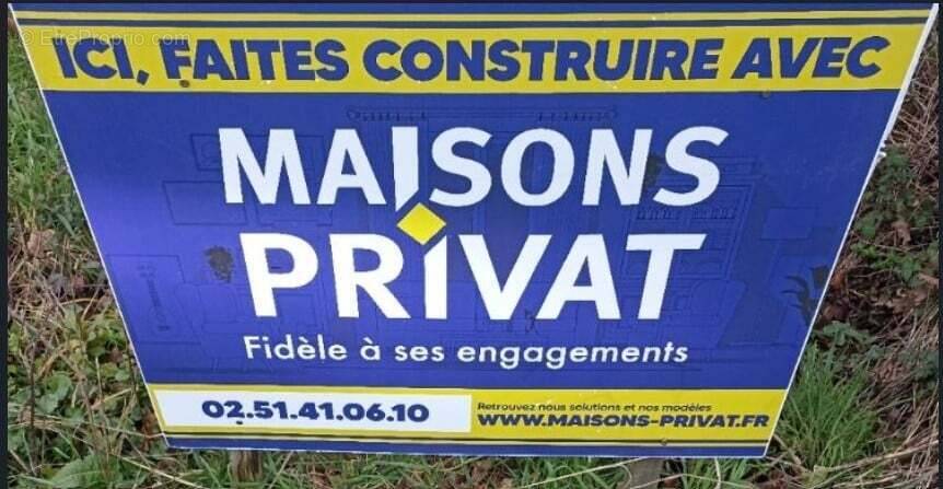 Terrain à DOMPIERRE-SUR-YON