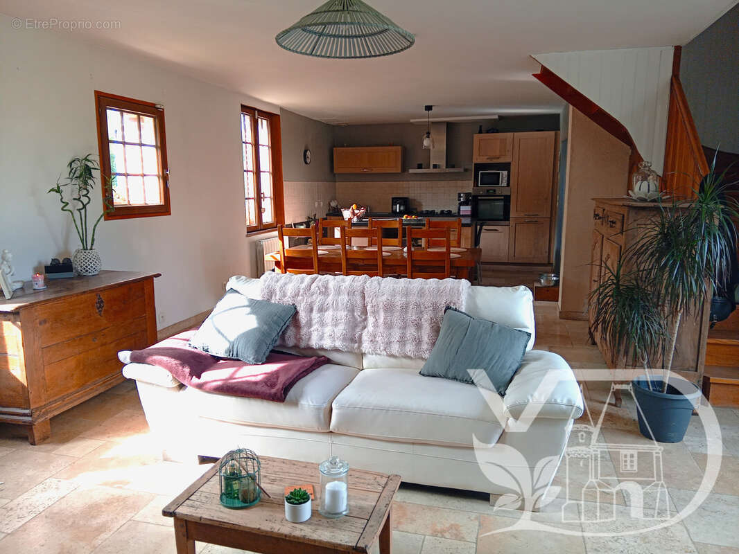 Maison à ONS-EN-BRAY