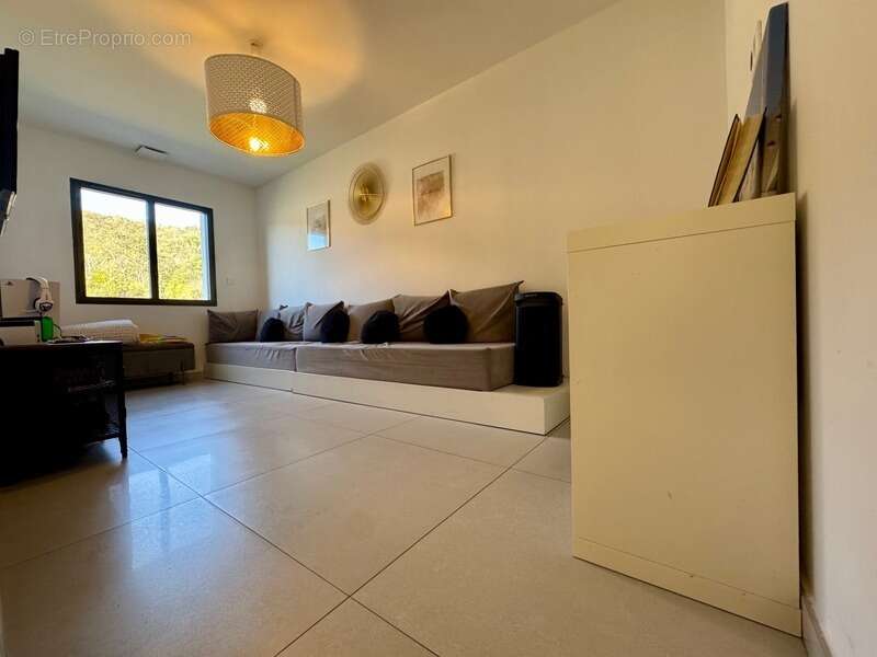 Maison à RIBAUTE-LES-TAVERNES