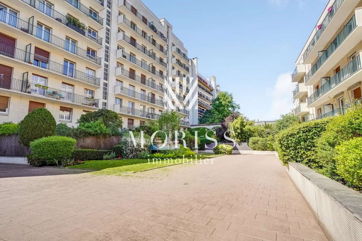 Appartement à CHARENTON-LE-PONT