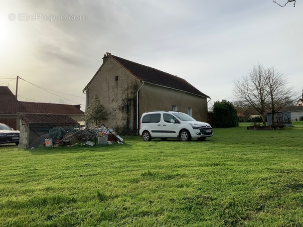 Maison à COUSSAY-LES-BOIS