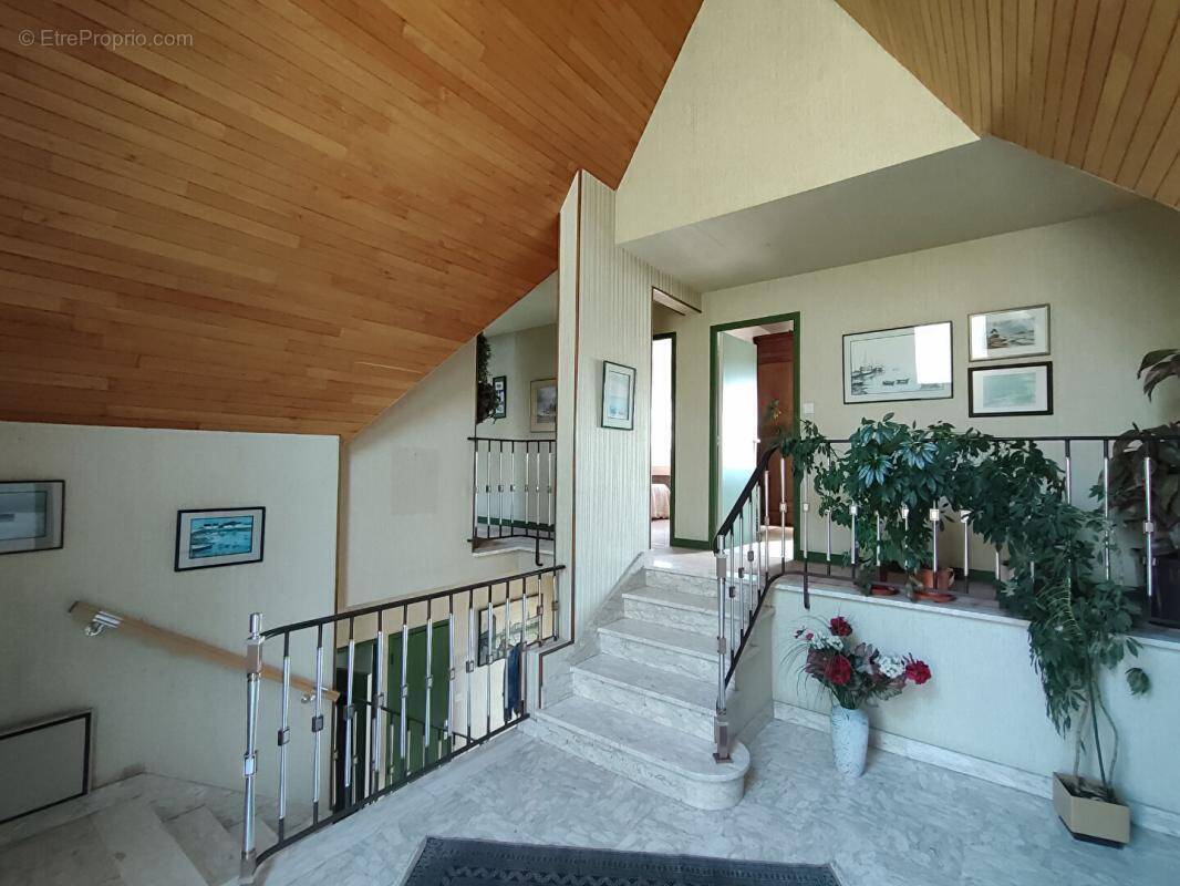 Maison à ELLIANT