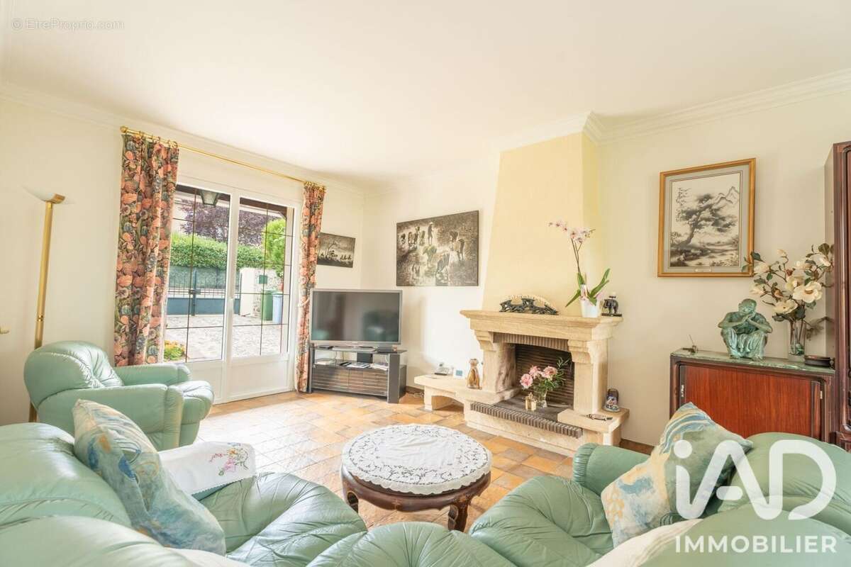 Maison 115 m² à Saint-Arnoult-En-Yvelines  - photo 2