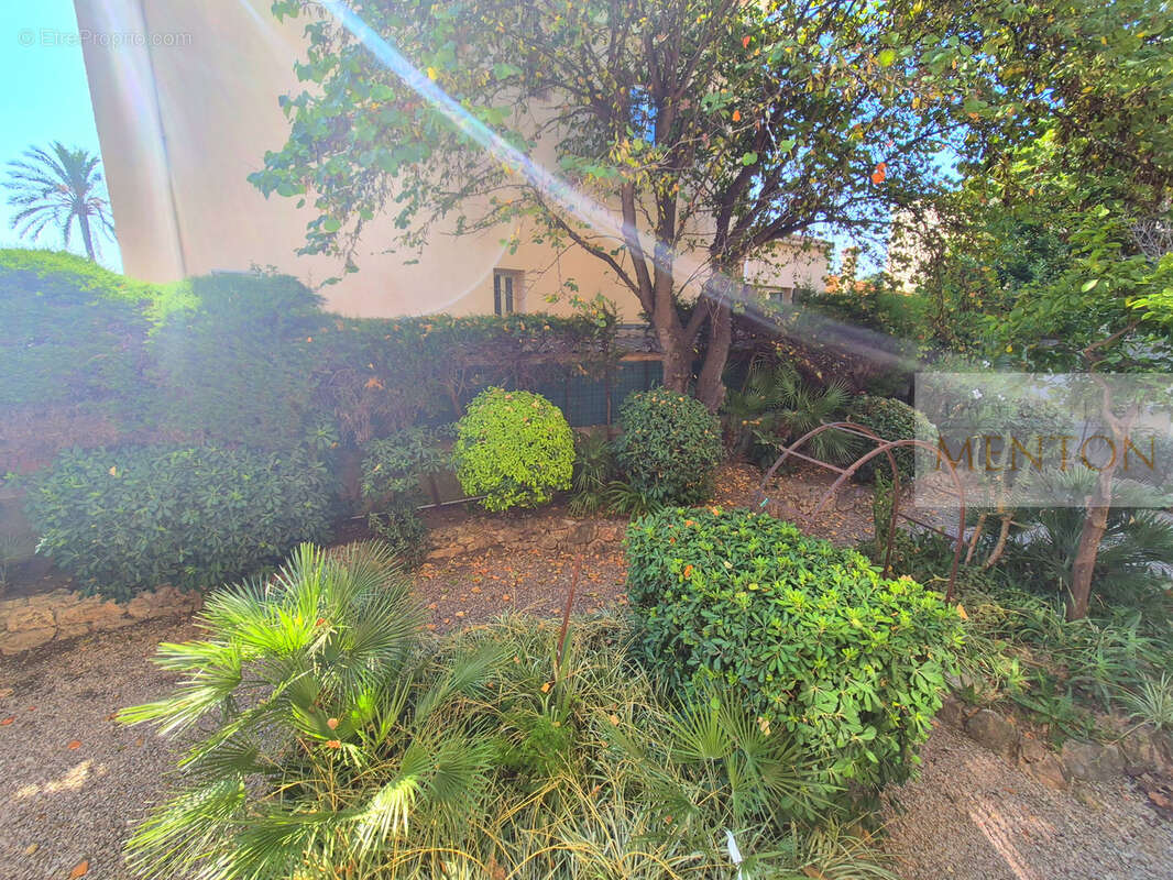 Appartement à ROQUEBRUNE-CAP-MARTIN