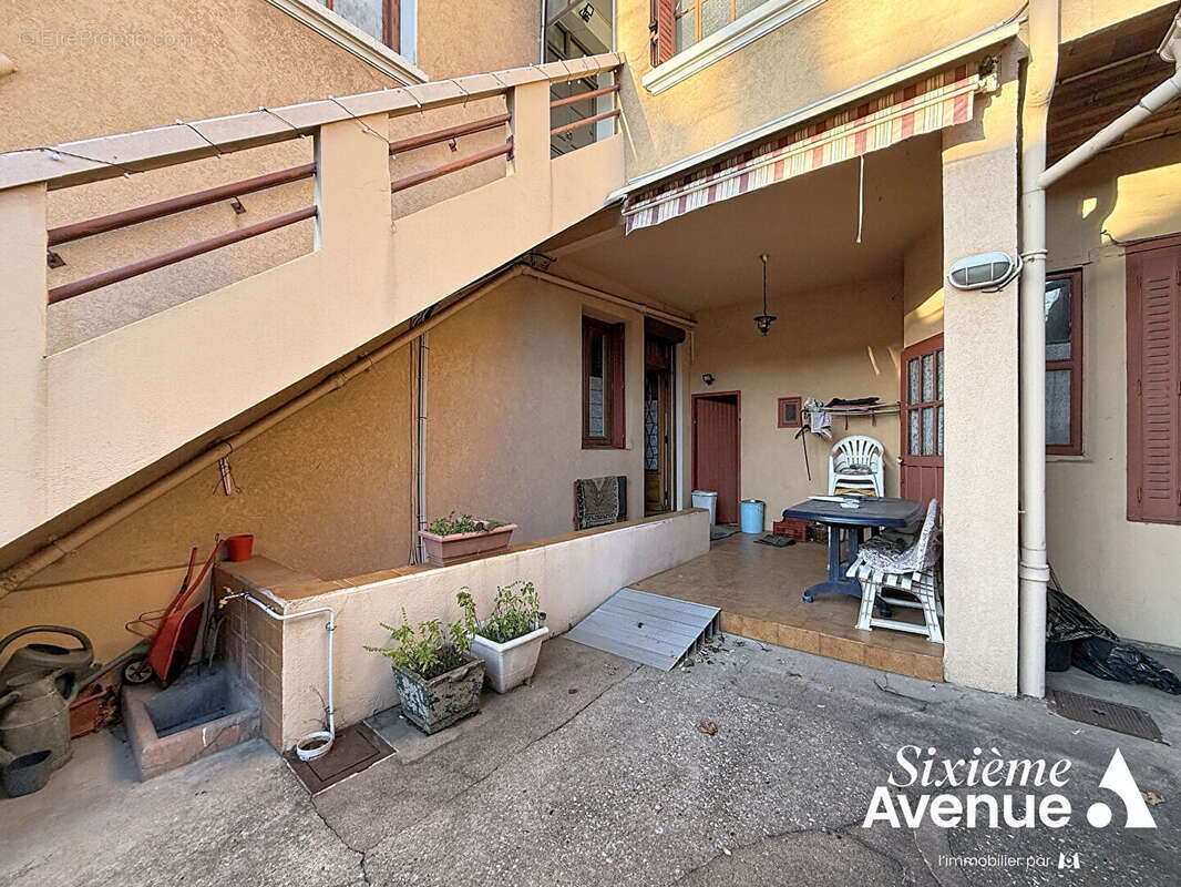 Appartement à LYON-8E