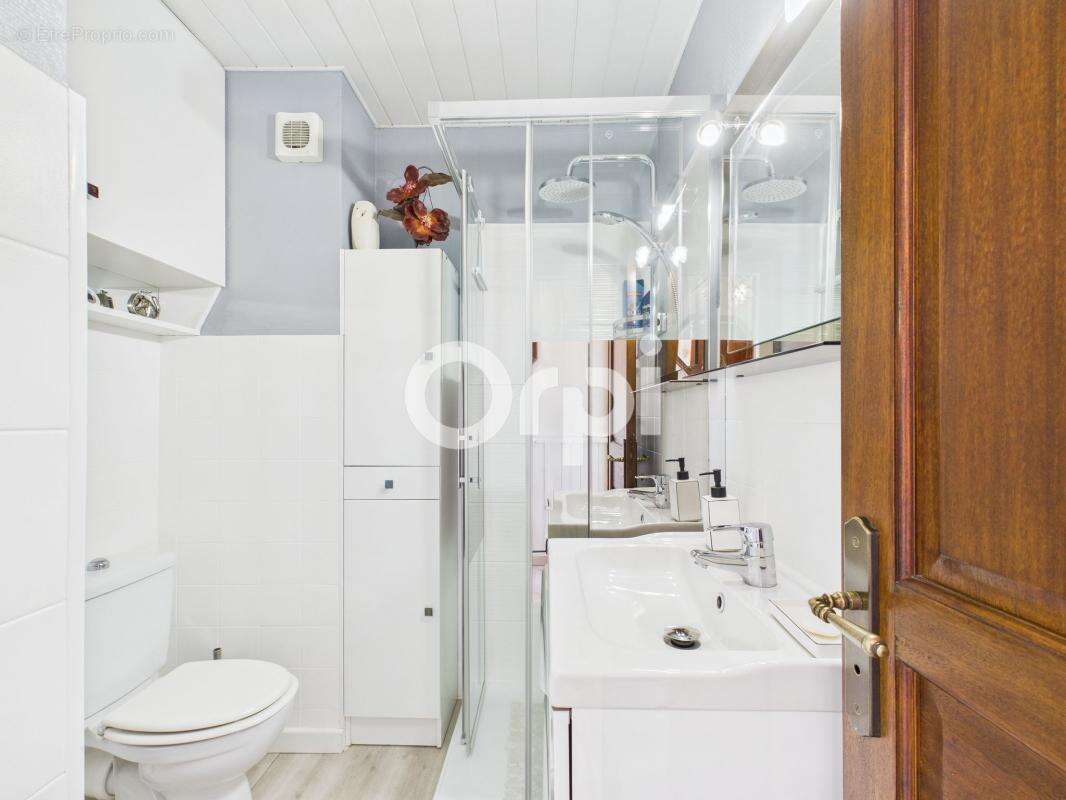 Appartement à MANDELIEU-LA-NAPOULE