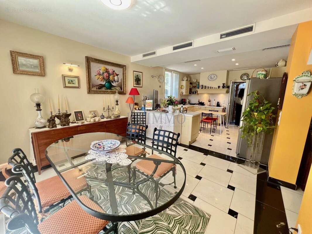 Maison à FREJUS