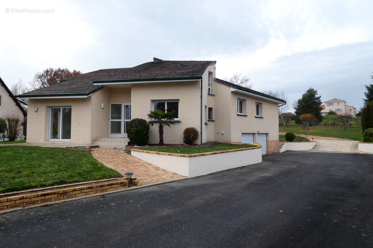 Maison à DOMERAT