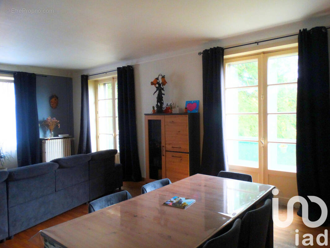 Photo 1 - Maison à ETIVAL-CLAIREFONTAINE