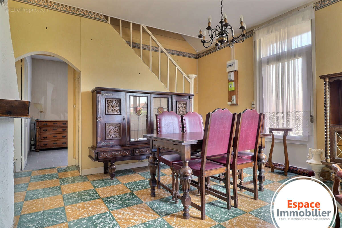 Élégante maison de cheminot avec grand jardin & dépendances   75 m2 Somain - photo 6