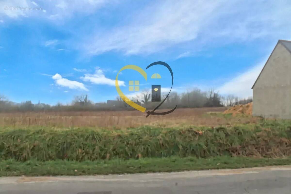 Terrain à CHISSEAUX