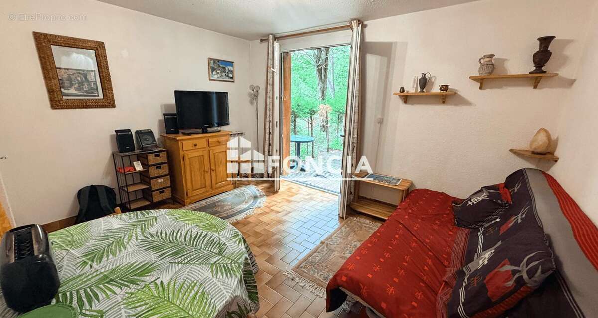 Savines le lac - studio 4 couchages coin montagne en rez de jardin - photo 2