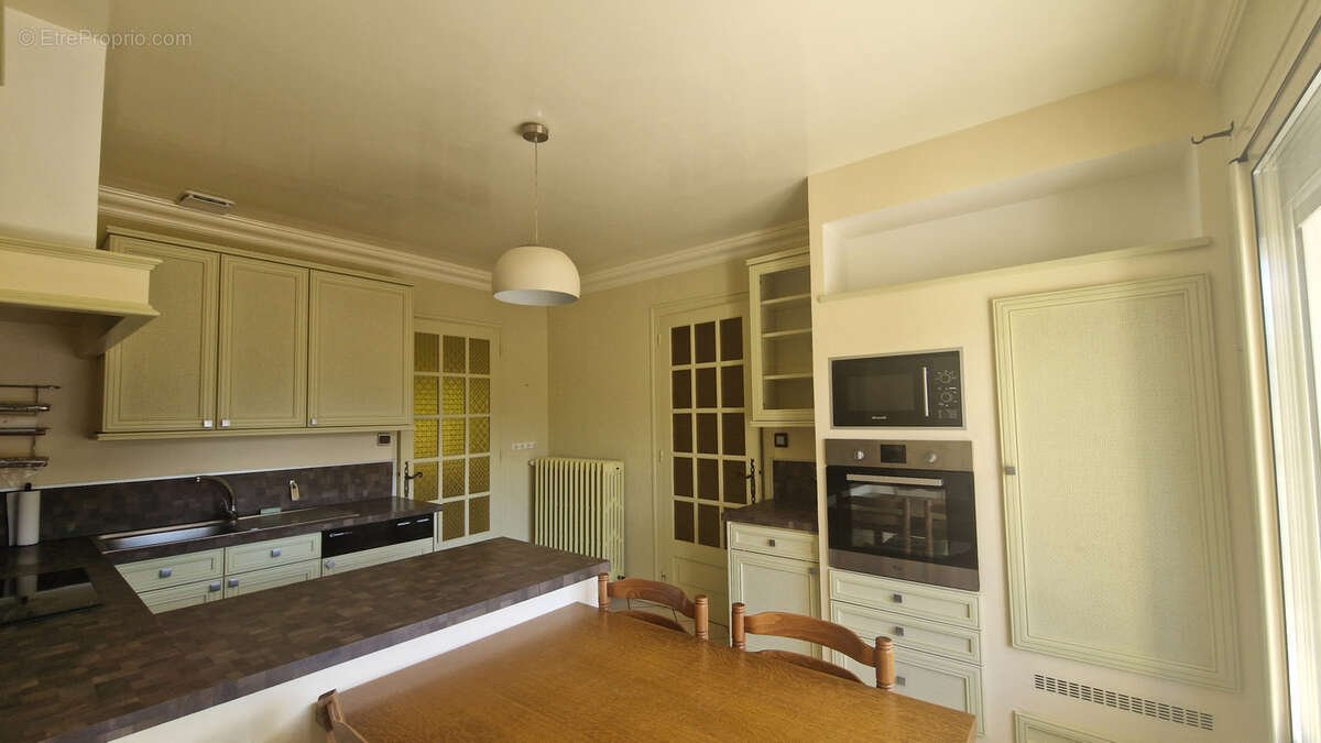 Maison à LE PUY-NOTRE-DAME