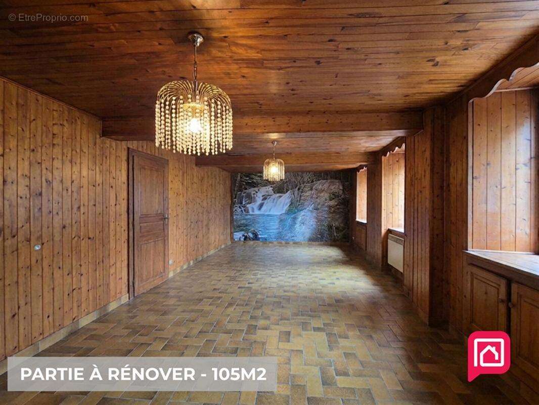 Ferme Gessienne de Caractère 200 m² (10 pièces) + Grange - Collonges (01550) / Proche Genève - photo 10