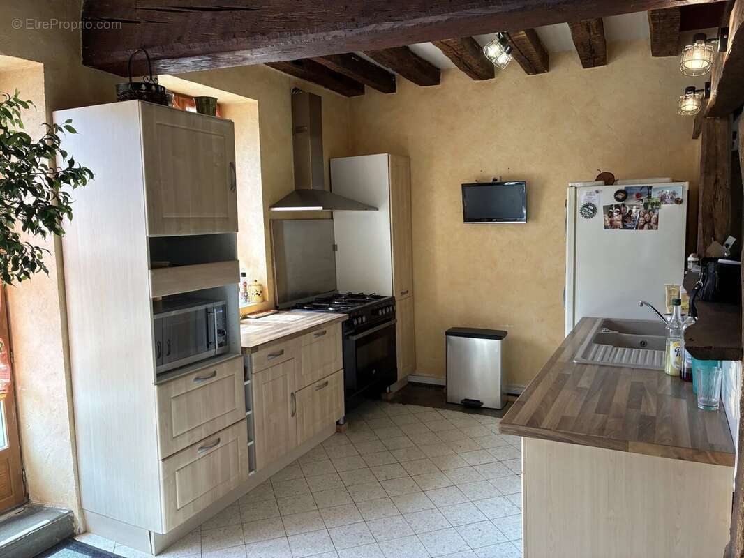 Maison à SAVIGNY-SUR-CLAIRIS