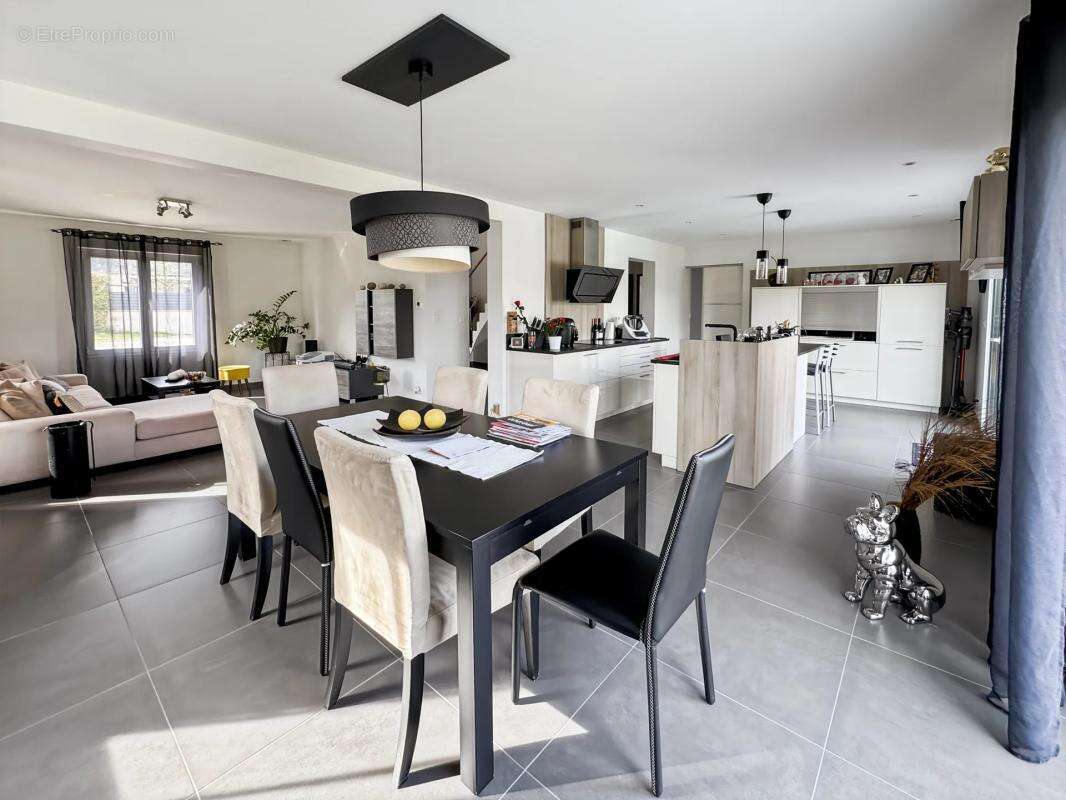 Maison à MONTLOUIS-SUR-LOIRE