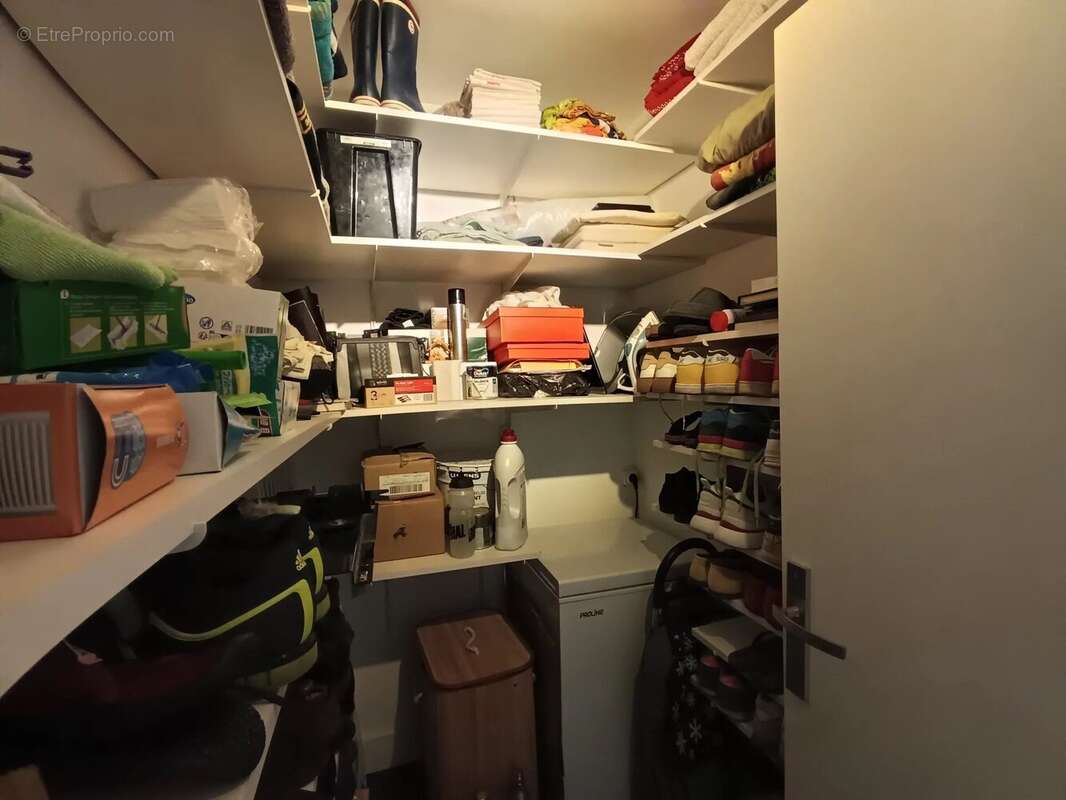 F3, traversant, lumineux calme proche de tout à la Liberation - photo 8
