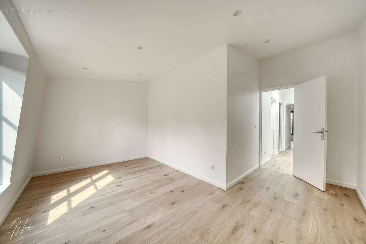 Appartement à SURESNES