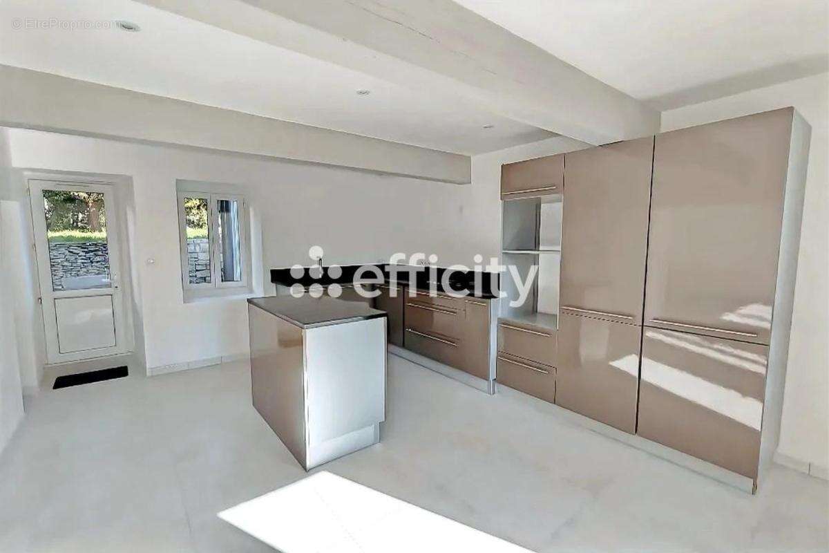 Maison à BLAINVILLE-SUR-ORNE