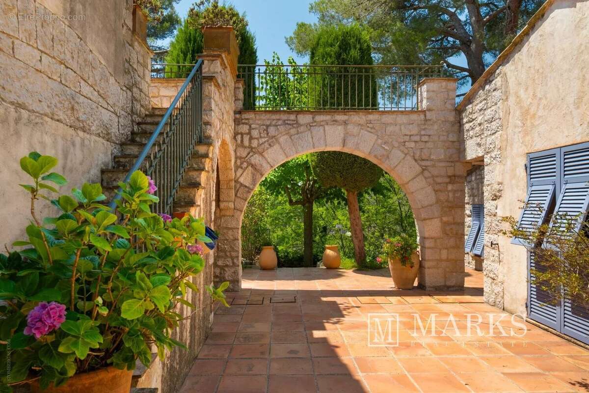 Maison à EZE