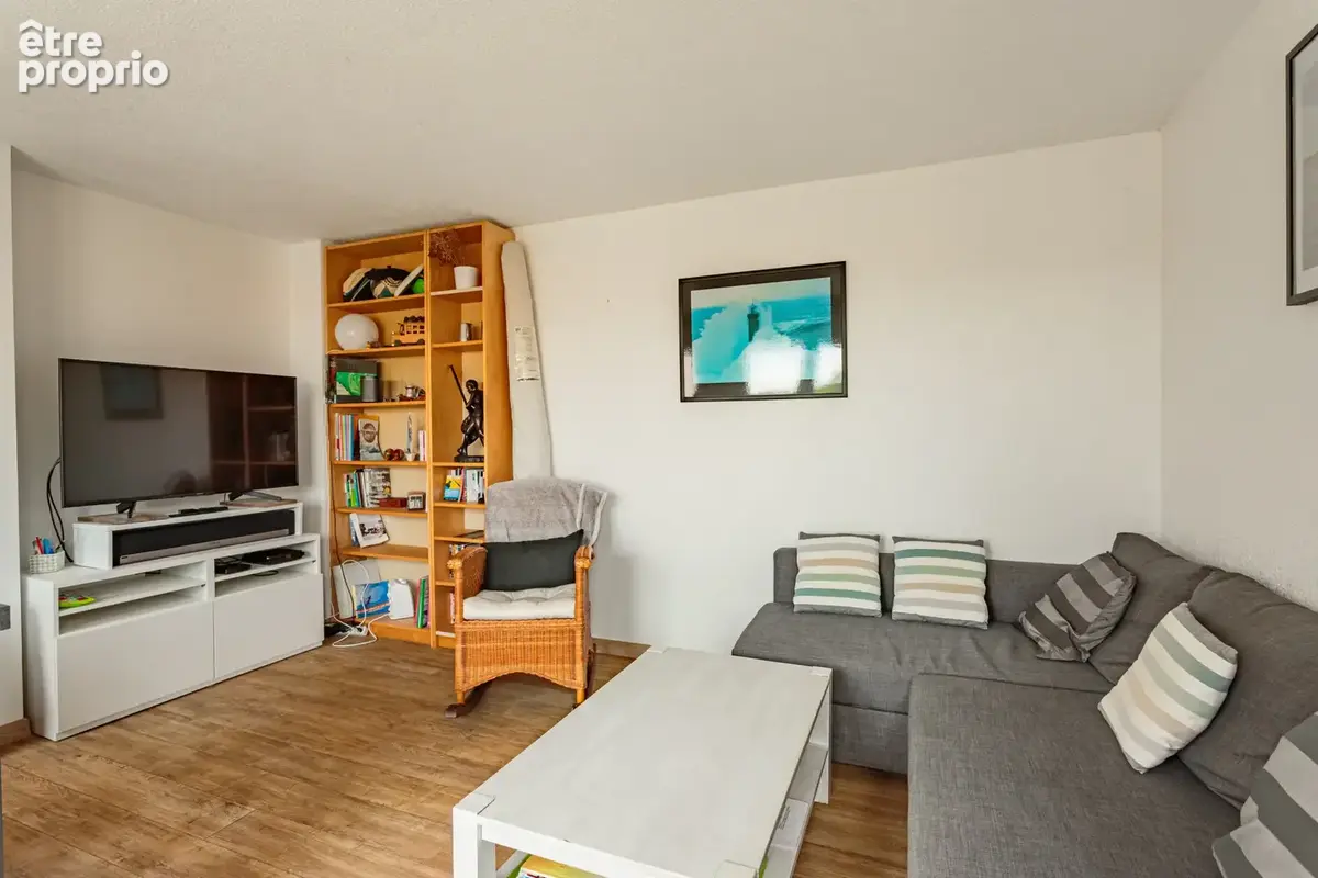 À vendre   Spacieux T2 avec grande terrasse, cave et place de parking à deux pas de l’océan - photo 3