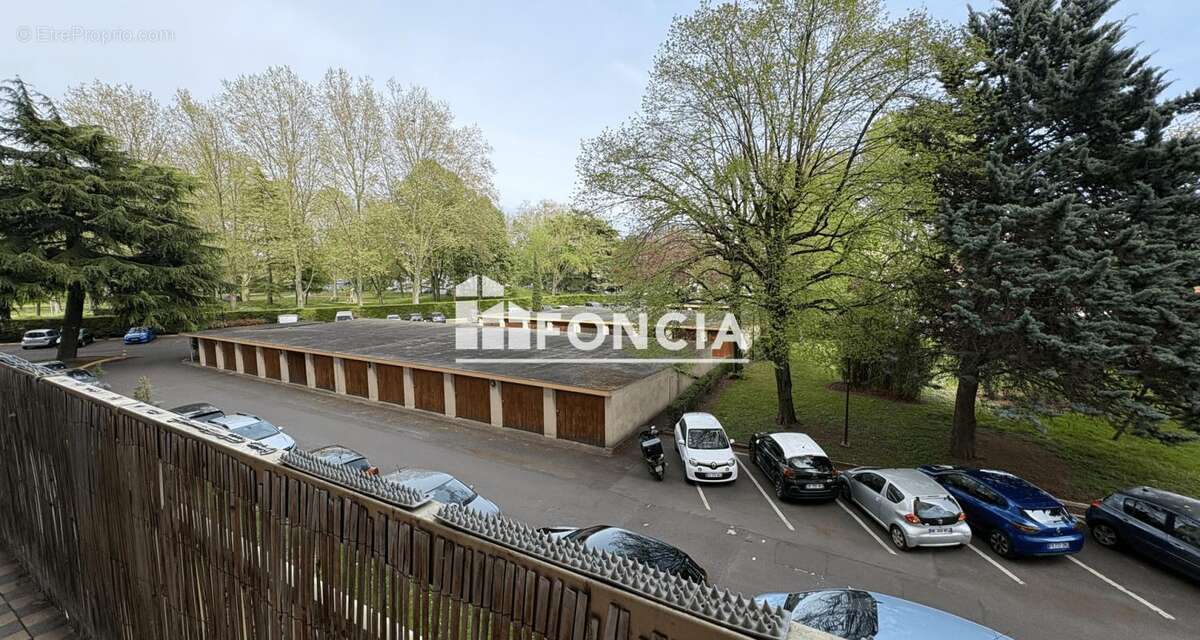 Appartement à FRESNES