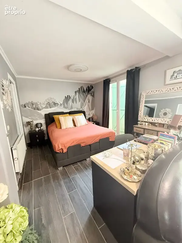 La Crau- La Moutonne - Villa 9 pièces-226m2 avec Piscine + 4 Studios - photo 8