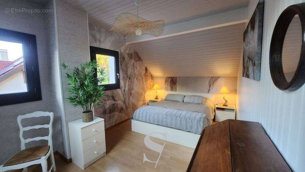 Maison à DINGY-SAINT-CLAIR