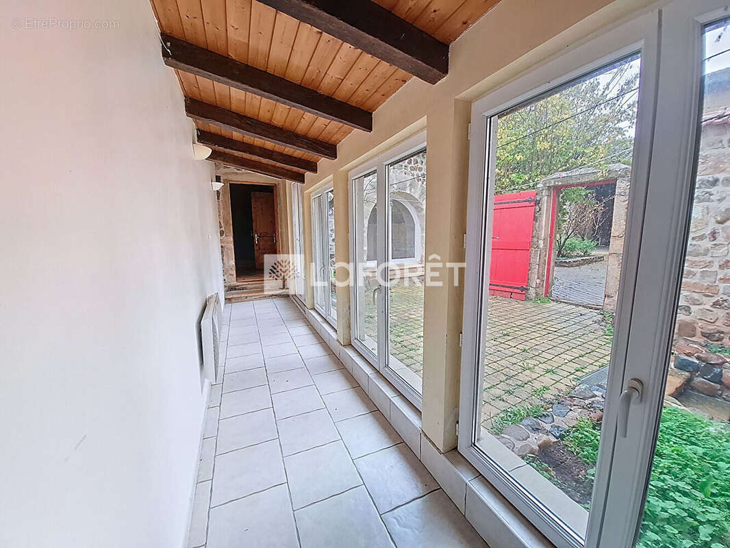 Maison à LA CHAPELLE-DE-GUINCHAY