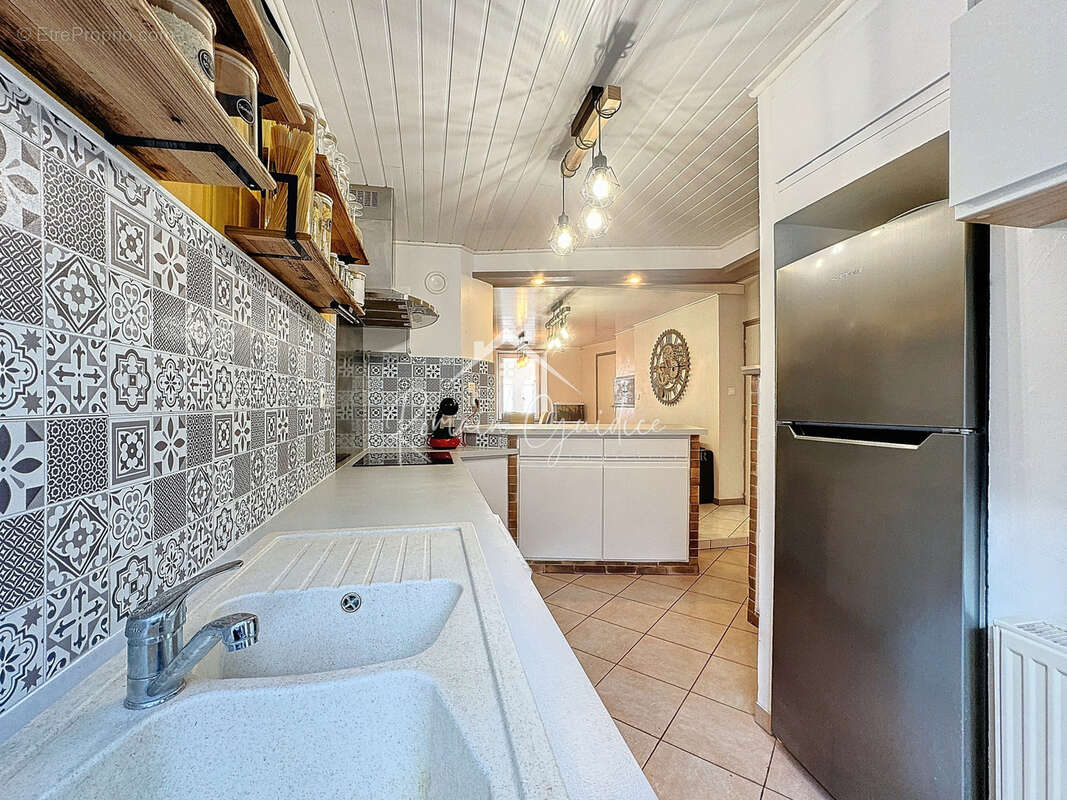 Maison à SAINT-GEORGES-DE-LUZENCON