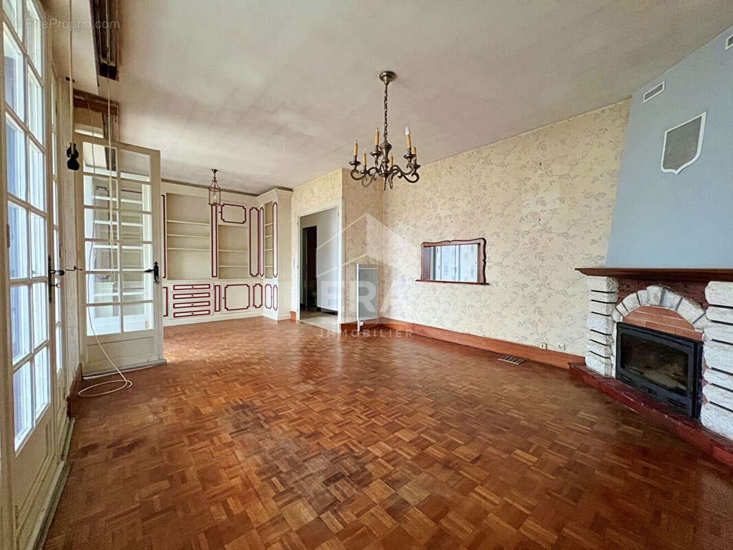 Maison à L&#039;ISLE-D&#039;ESPAGNAC