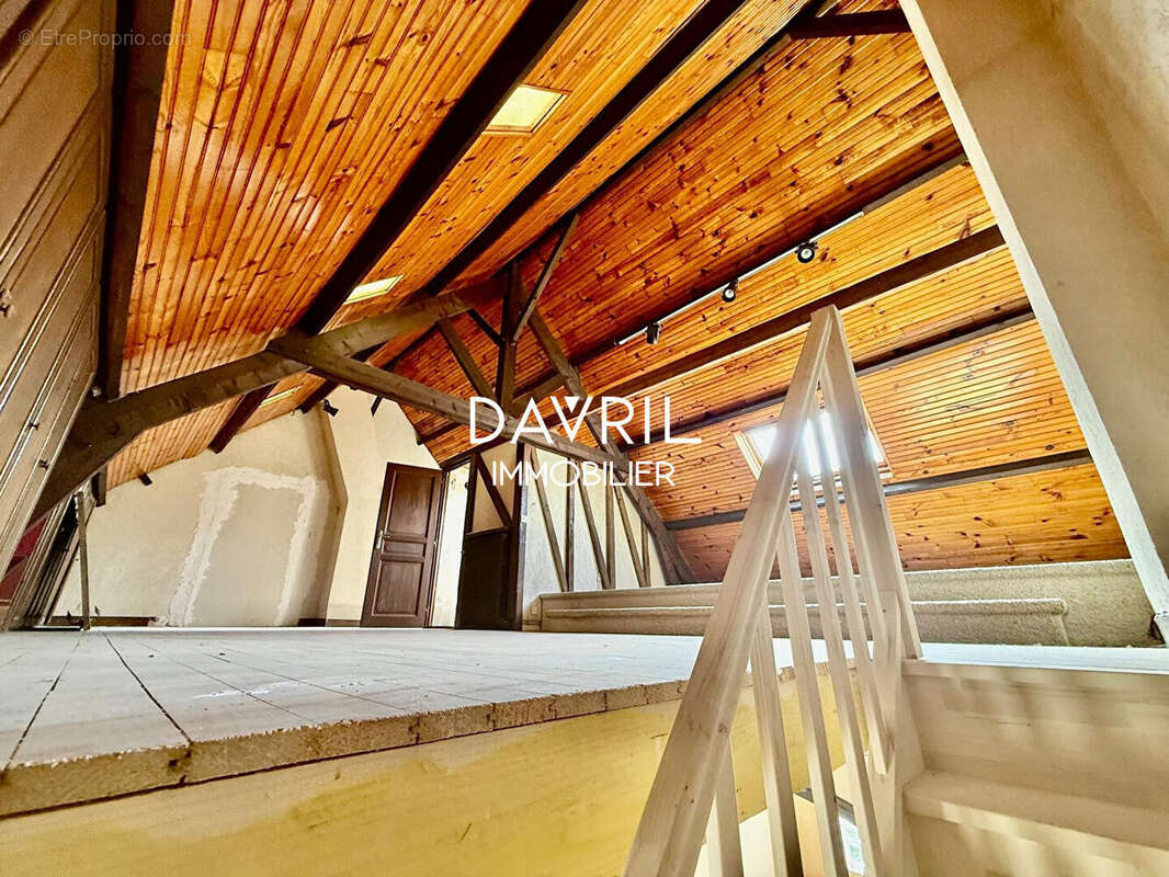 Maison à CHANTELOUP-LES-VIGNES