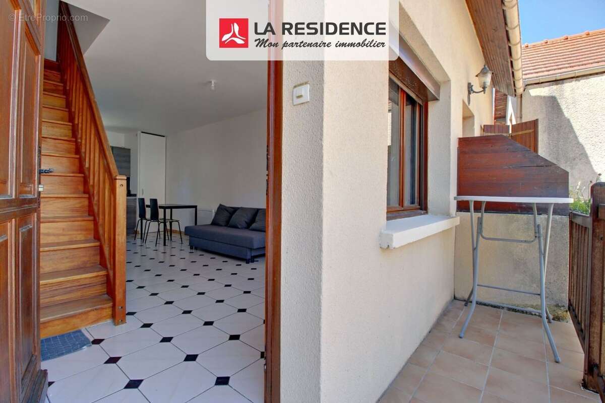 Appartement 40 m² à Chanteloup-Les-Vignes  - photo 2