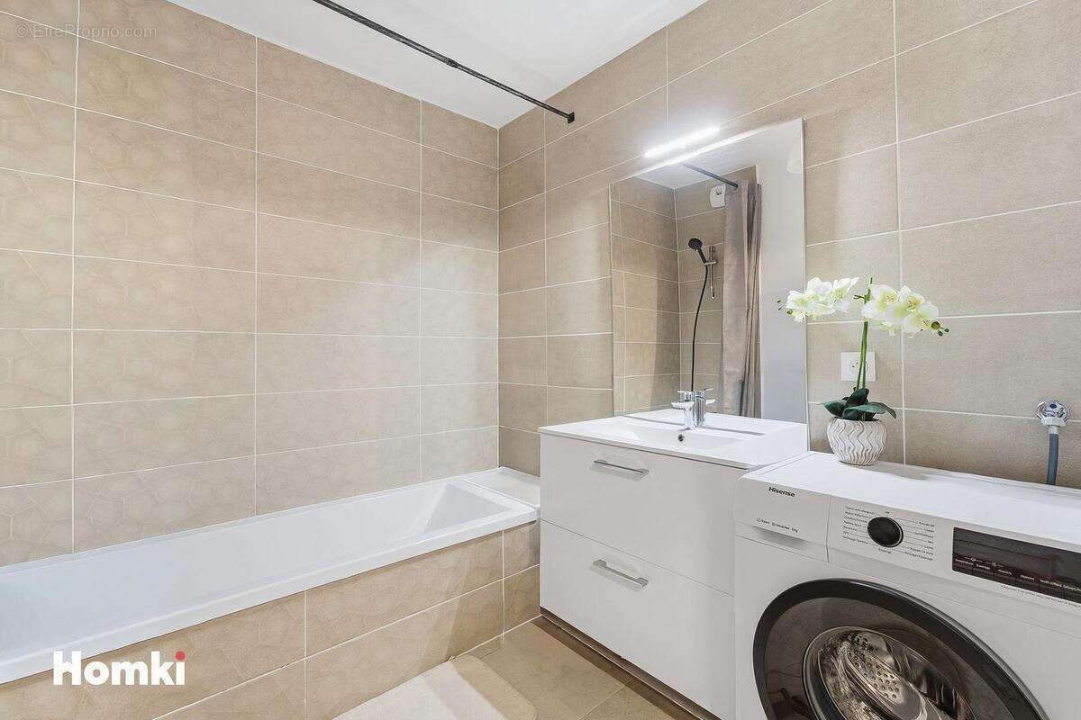 Appartement à SAINT-LAURENT-DU-VAR